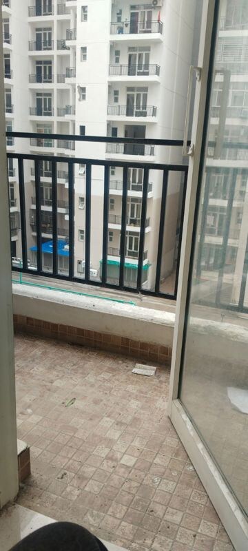 Balcony in 3 BHK Apartment at Omaxe R2, Gomti Nagar – for Rent