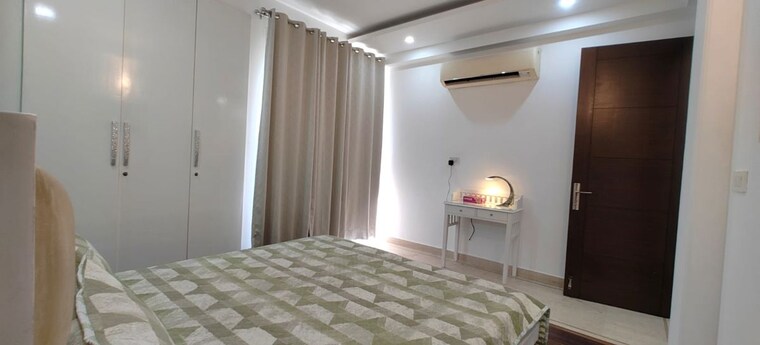Master Bedroom, greater kailash i 3 Bedroom 2800 Sq.Ft. Builder Floor In Greater Kailash I Delhi 9910785