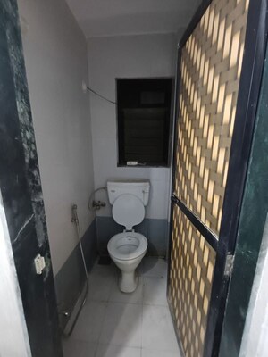Bathroom in 1 BHK Apartment at Louis Wadi – for Rent