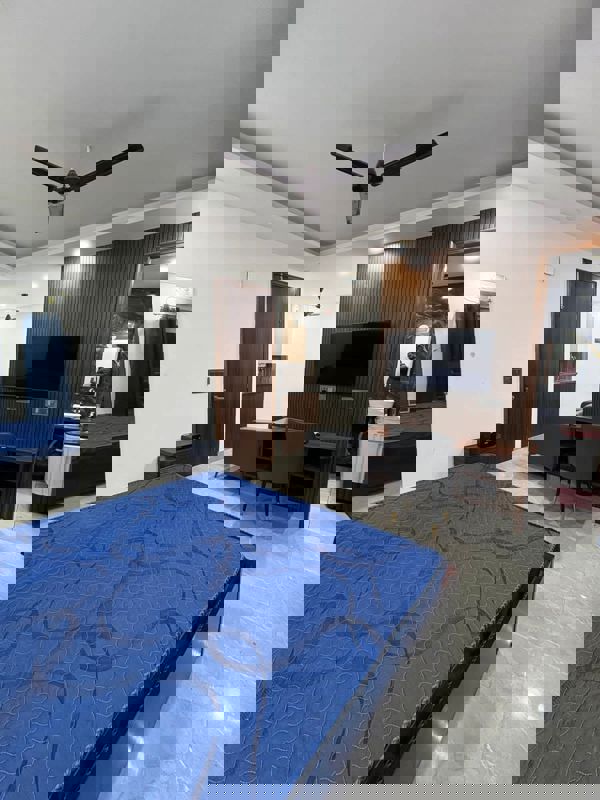 1 RkBuilder Floor For Rent in Saket