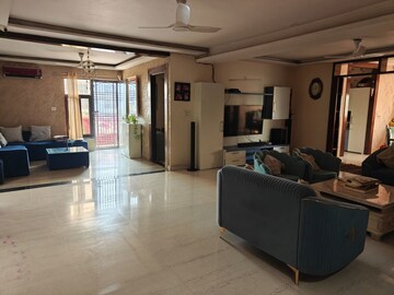 Living Room in 4 BHK Builder Floor at Green Fields Colony – for Sale