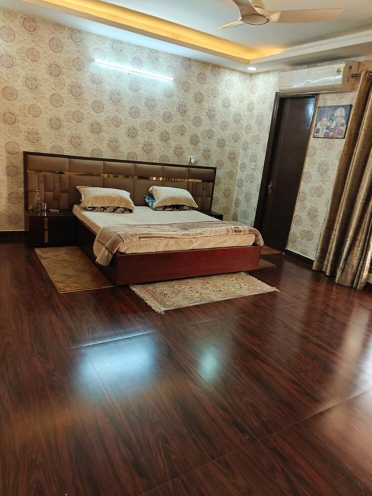 Living Room, green fields colony 4 Bedroom 3600 Sq.Ft. Builder Floor In Green Fields Colony Faridabad 9910997