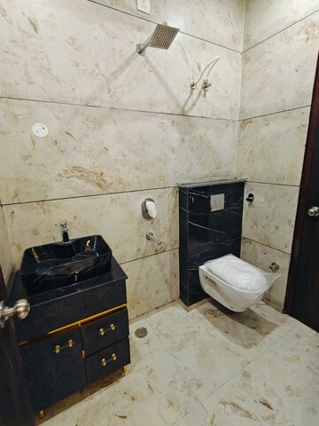 Furnished Amenities in 3 BHK Apartment at Sector 66-A – for Sale