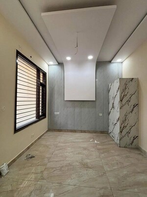 Room in 4 BHK Apartment at Sector 66-A – for Sale