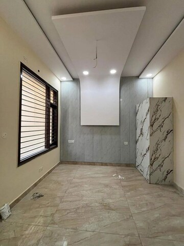 Room in 4 BHK Apartment at Sector 66-A – for Sale