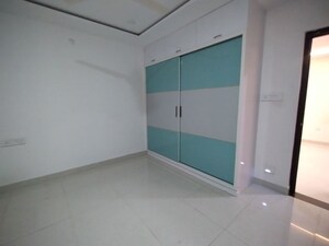 Room in 3 BHK Apartment at Kokapet – for Rent