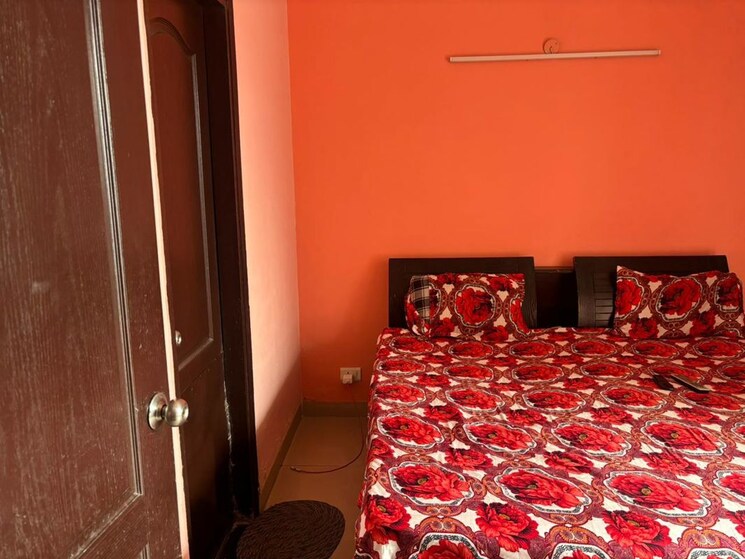 Bedroom, aditya-celebrity-homes 1 Bedroom 550 Sq.Ft. Apartment In Sector 76 Noida 9911058