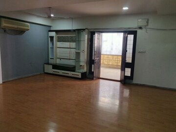 Room in 2 BHK Apartment at Lahari Jublee hills, Jubilee Hills – for Rent