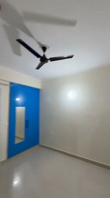 Room in 3 BHK Apartment at Amrapali Crystal Homes, Sector 76 – for Rent