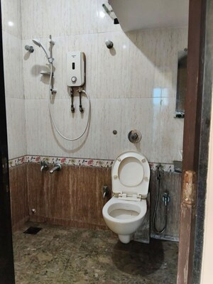 Bathroom in  Pg at Vakola – for Rent