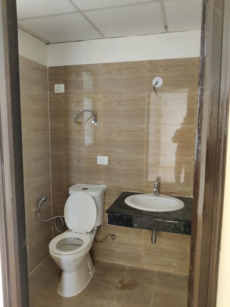 Bathroom, amrapali-crystal-homes 3 Bedroom 1375 Sq.Ft. Apartment In Sector 76 Noida 9911086