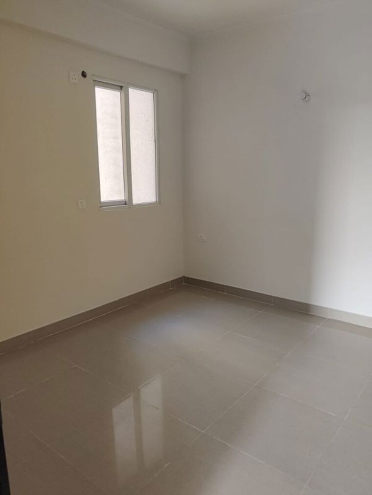 Room, amrapali-crystal-homes 3 Bedroom 1375 Sq.Ft. Apartment In Sector 76 Noida 9911086