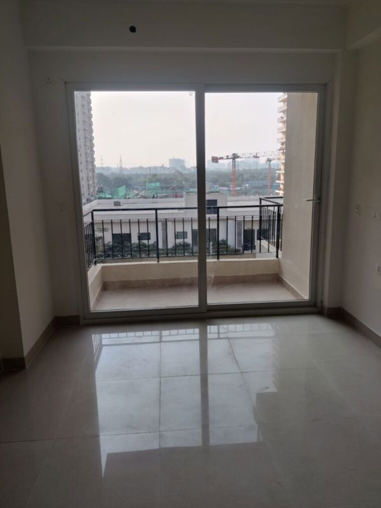 Room, amrapali-crystal-homes 3 Bedroom 1375 Sq.Ft. Apartment In Sector 76 Noida 9911086