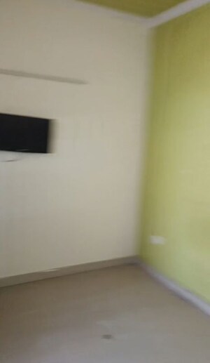 Room in 1 BHK Apartment at Sector 21c – for Rent