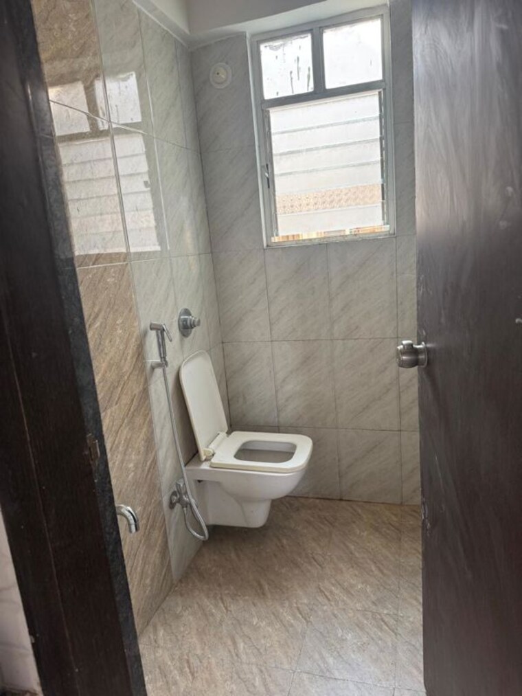 Bathroom, karan-ceto 1 Bedroom 650 Sq.Ft. Apartment In Wadgaon Sheri Pune 9911092
