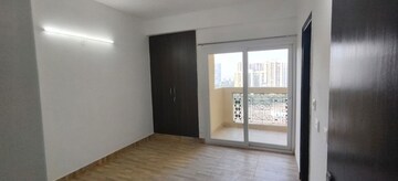 Room in 2 BHK Apartment at Supertech The Romano, Sector 118 – for Rent