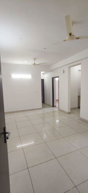 Room in 2 BHK Apartment at Supertech The Romano, Sector 118 – for Rent