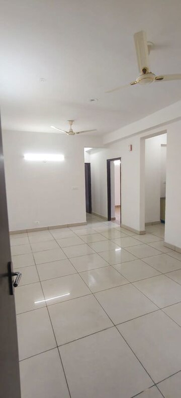 Room in 2 BHK Apartment at Supertech The Romano, Sector 118 – for Rent