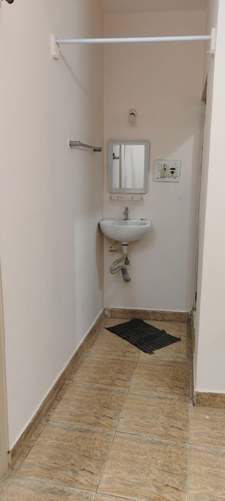 Bathroom, jeevan bima nagar 1 Bedroom 700 Sq.Ft. Builder Floor In Jeevan Bima Nagar Bangalore 9911105