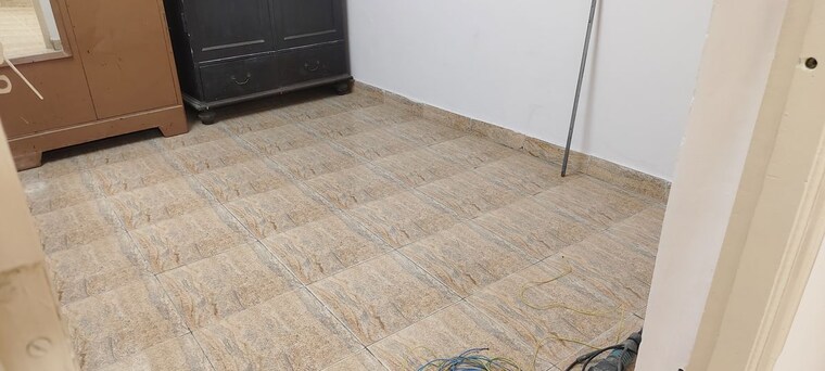 Room, jeevan bima nagar 1 Bedroom 700 Sq.Ft. Builder Floor In Jeevan Bima Nagar Bangalore 9911105