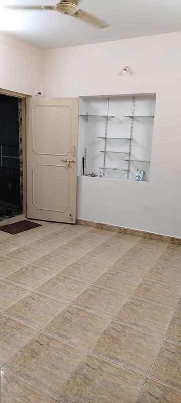 Master Bedroom in 1 BHK Builder Floor at Jeevan Bima Nagar – for Rent