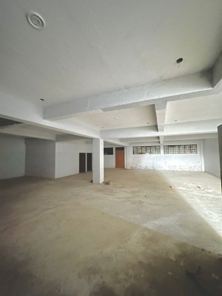 Room, kamta Commercial Office Space 1650 Sq.Ft. In Kamta Lucknow 9911107