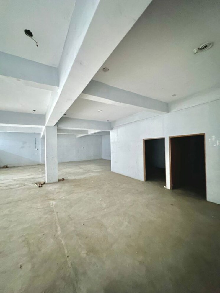 Room, kamta Commercial Office Space 1650 Sq.Ft. In Kamta Lucknow 9911107