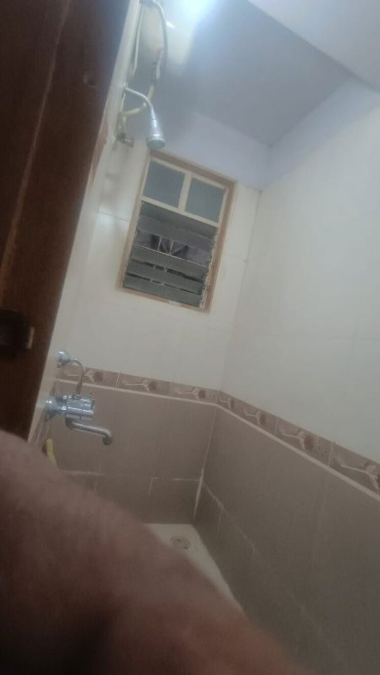 Bathroom, jairaj-lake-town 1 Bedroom 630 Sq.Ft. Builder Floor In Katraj Pune 9911134