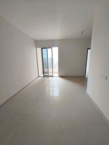 Room in 2 BHK Apartment at Pyramid Elite, Sector 86 – for Rent