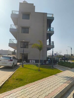 2 BHK Apartment For Rent in Pyramid Elite, Sector 86