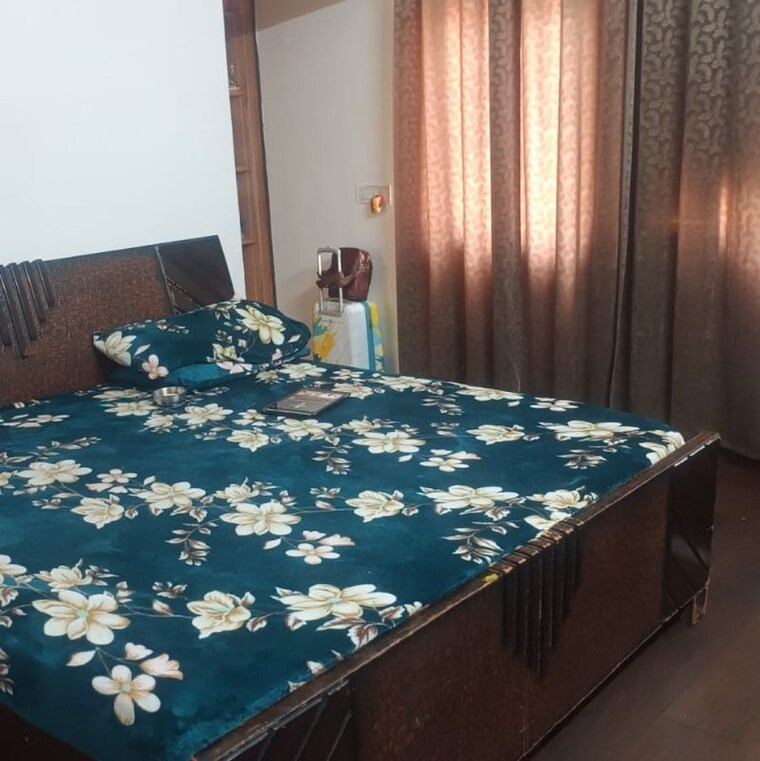 Bedroom, mi-rustle-court 3 Bedroom 1900 Sq.Ft. Apartment In Malesemau Lucknow 9911137