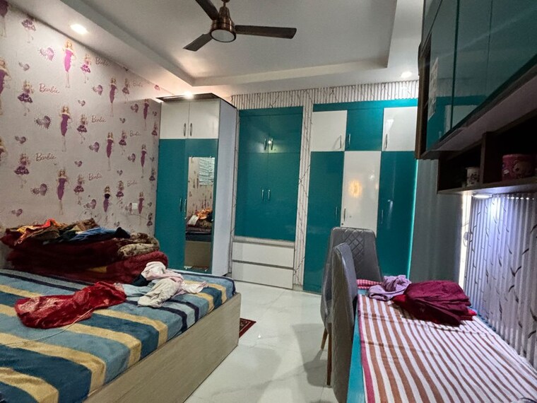 Bedroom, mi-rustle-court 3 Bedroom 1900 Sq.Ft. Apartment In Malesemau Lucknow 9911137