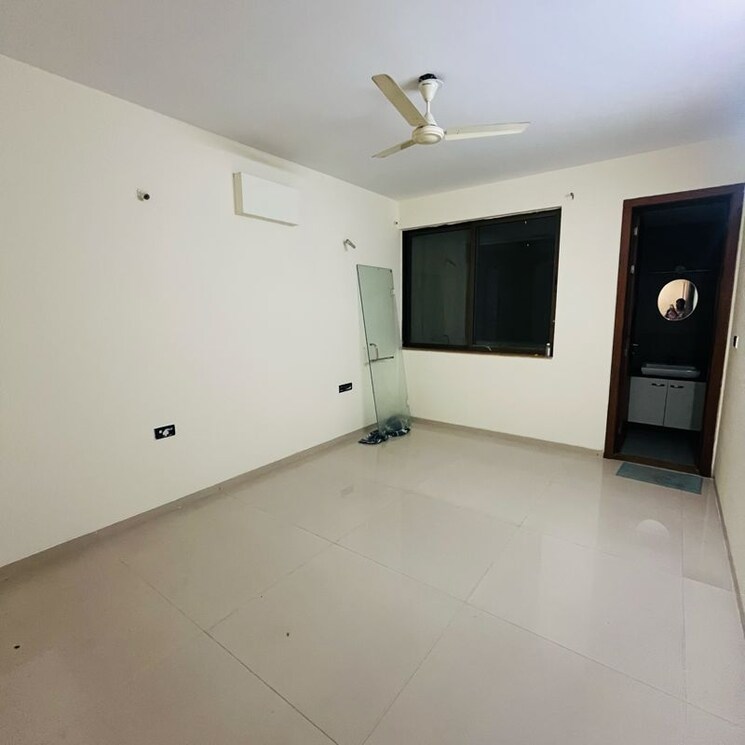 Room, pride-purple-park-titanium 3 Bedroom 1550 Sq.Ft. Apartment In Jagtap Dairy Pune 9911147