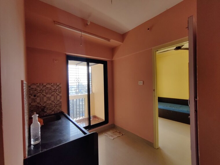Room, kgn-chs 1 Bedroom 350 Sq.Ft. Apartment In Umerkhadi Mumbai 9911158