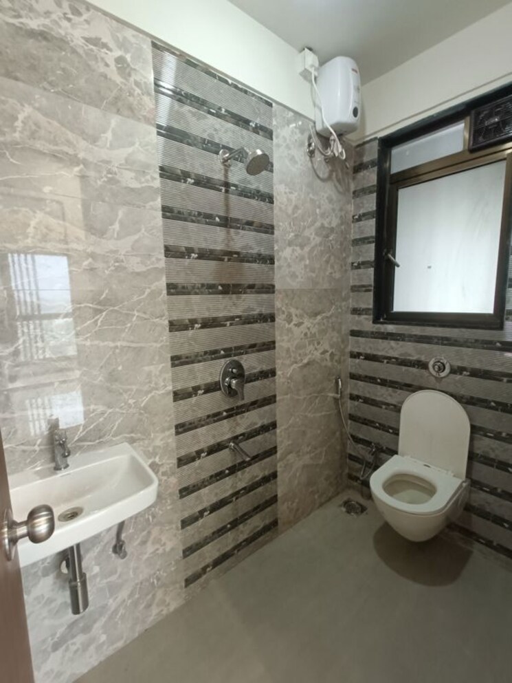 Bathroom, neminath-nemi-bhavan 2 Bedroom 629 Sq.Ft. Apartment In Goregaon West Mumbai 9911159