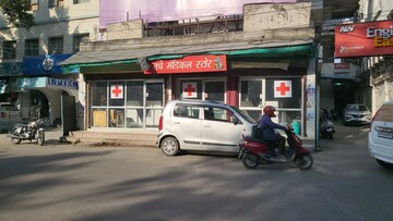  Shop For Rent in Hazratganj