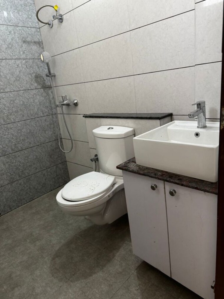 Bathroom, sbp-city-of-dreams-zirakpur 2 Bedroom 623 Sq.Ft. Apartment In High Ground Zirakpur 9911191