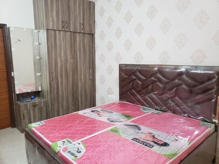 Bedroom, pir machalla 3 Bedroom 2200 Sq.Ft. Apartment In Pir Machalla Zirakpur 9911206