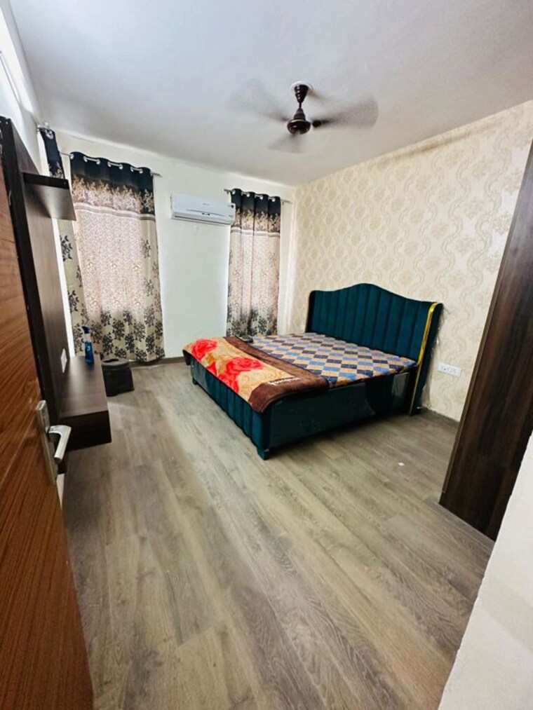 Bedroom, pir machalla 3 Bedroom 2200 Sq.Ft. Apartment In Pir Machalla Zirakpur 9911206