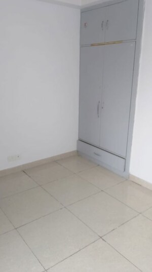 Room in 2.5 BHK Apartment at Golden Residency Indirapuram, Ahinsa Khand 2 – for Sale