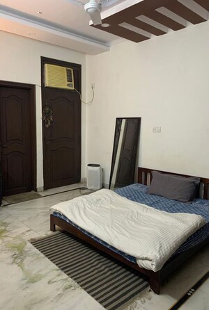 Bedroom in 2 BHK Apartment at Defence Colony – for Rent