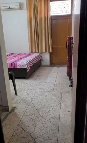 1 RK Builder Floor For Rent in West Patel Nagar