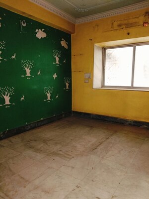 Room in 3 BHK Apartment at Kolkatta Gpo – for Sale