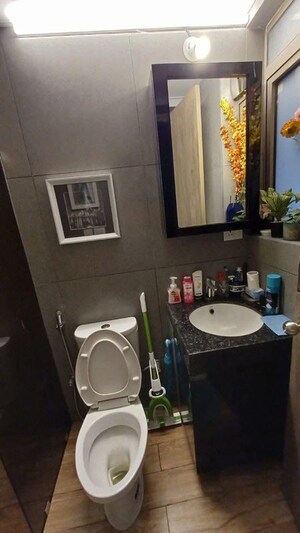 Master Bedroom in 2 BHK Apartment at Thane West – for Rent