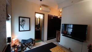 Living Room in 2 BHK Apartment at Thane West – for Rent