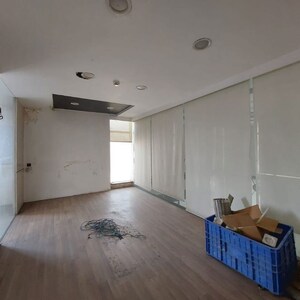 Room in  Office Space at Okhla Industrial Estate Phase 2 – for Rent
