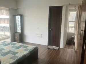 Room in 3 BHK Apartment at The Wadhwa The Nest, Andheri West – for Rent