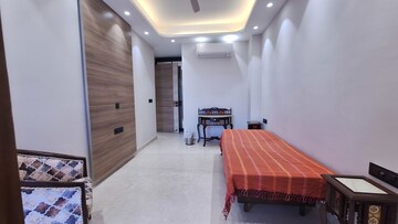 Building Lobby in 3 BHK Builder Floor at Dlf Phase I – for Rent