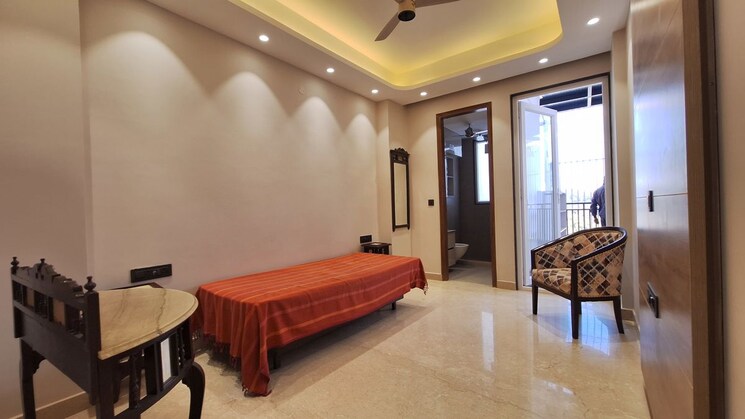 Living Room, dlf phase i 3 Bedroom 1800 Sq.Ft. Builder Floor In Dlf Phase I Gurgaon 9911254