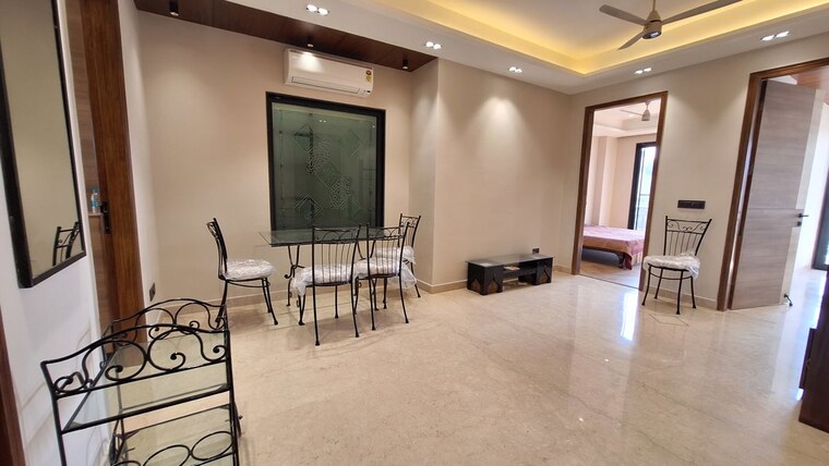Living Room, dlf phase i 3 Bedroom 1800 Sq.Ft. Builder Floor In Dlf Phase I Gurgaon 9911254